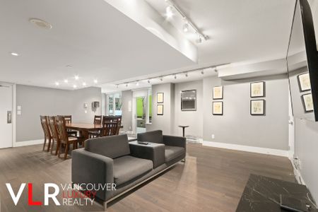 Condo in Vancouver West Side, BC - Photo 4
