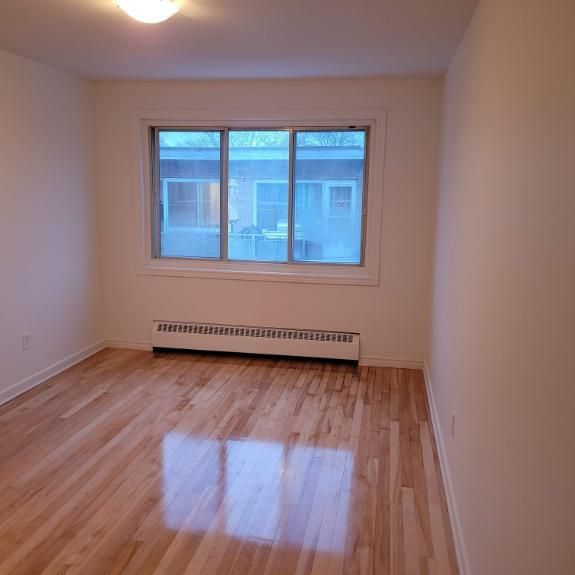 1 CH - 1 SDB - Montréal - $1,200 /mo - Photo 1