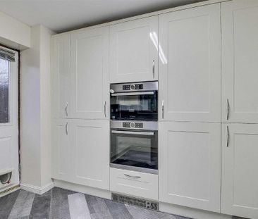 3 bedroom detached house to rent - Photo 5