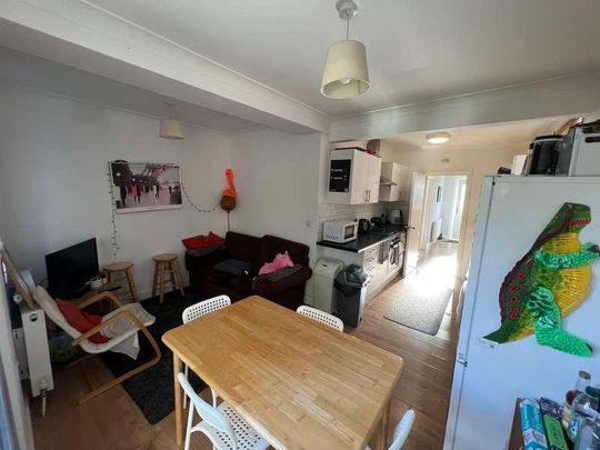 Granby Grove, SO17 - Photo 1