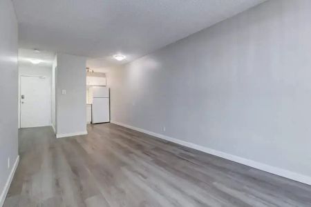 2 Bedroom - Photo 3
