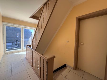 Ruim en lichtrijk appartement te huur in het hart van Belzele (Evergem) - Photo 2