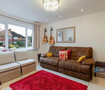 5 bedroom semi-detached house to rent - Photo 3
