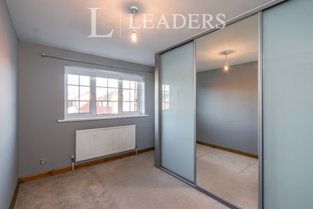 3 bedroom house to rent Normanton Spring Road, Sheffield, South Yorkshire, S13 - Photo 3