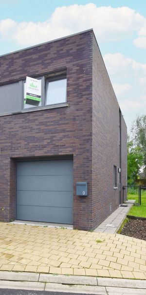 Recente halfopen woning met 2 slaapkamers in doodlopende straat - Photo 2