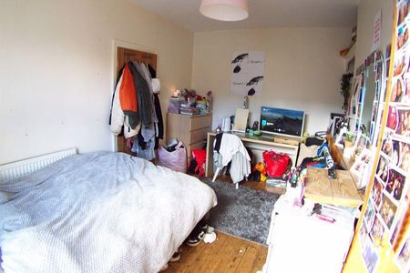 3 bedroom terraced house to rent - Photo 2