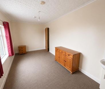 Room 1, 9 Ivy Hill, Derriaghy, Lisburn, BT28 3SL - Photo 2