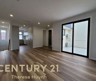 Brand New Town House - Photo 2