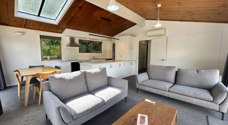 Recently renovated Sunshine Bay home - Photo 4