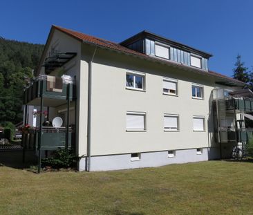 Schmuckstück! 3-Zimmerwohnung mit Balkon im Luftkurort Calmbach - Photo 1