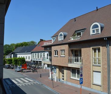 Ruim en zeer zonnig duplex appartement onder de kerktoren in Bellegem - Photo 3