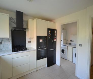 4 Bedroom Detached To Let - Photo 5