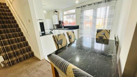 4 bedroom house share to rent - Photo 3