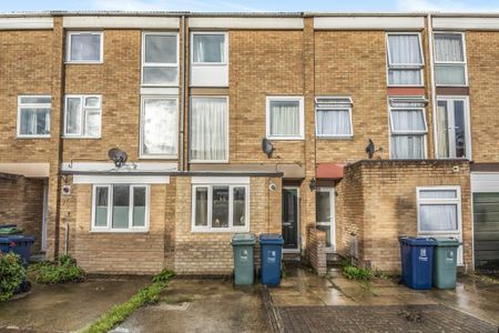1 bedroom in a house share to rent - Photo 2
