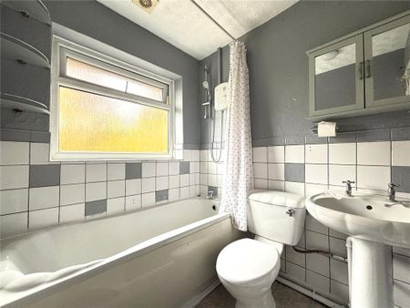 2 bedroom end of terrace house to rent - Photo 5