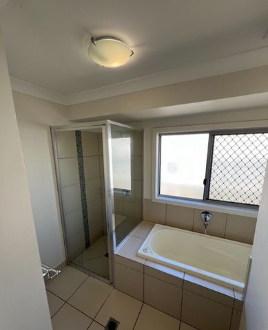 Fresh, Easy Rental Living - 13 Elvina Street, Deeragun - Photo 2