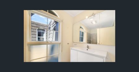 Three-Bedroom Townhouse with Terrace and Double Carport - Photo 5