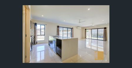 Spacious 4-Bed, 2 Living Family Home on 601m² in Great Location - Photo 5