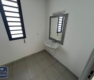 Location Appartement 3 pièces 65m² LE TAMPON 97430 - Photo 2