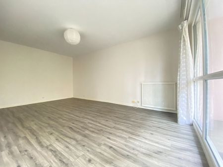 Location Appartement 2 pièces 48m² SOTTEVILLE LES ROUEN 76300 - Photo 3