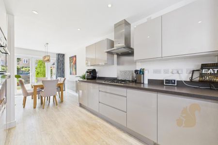 4 bedroom detached house to rent - Photo 3