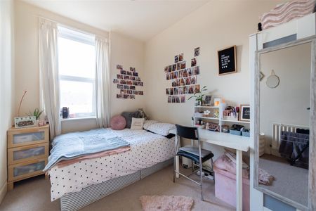 3 bed flat to rent in Warwick Street, Newcastle Upon Tyne, NE6 - Photo 3