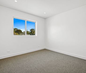 Brand New, Designer Luxury 3-4 Bedroom, 3 Bathroom, 2 Car Basement ... - Photo 2