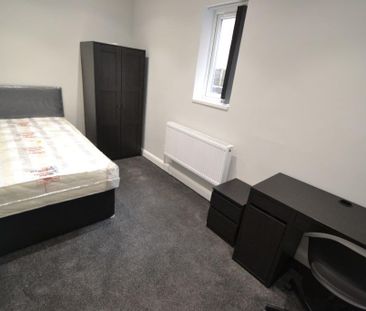 8 bedroom detached house to rent - Photo 5