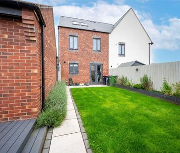 3 bedroom semi-detached house to rent - Photo 4