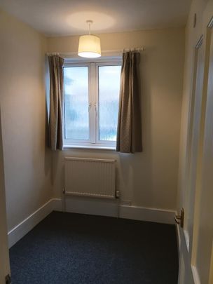2 bedroom ground floor flat to rent - Photo 1