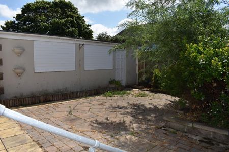 2 bedroom detached bungalow to rent - Photo 5