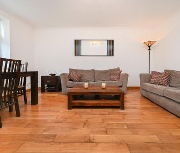 2 bedroom ground floor flat to rent - Photo 3