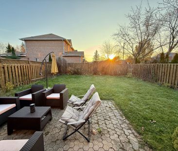 For Lease - 15 Inverhuron Trail, Oakville, Ontario - Photo 2