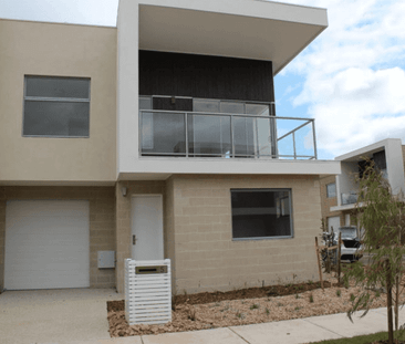 Comfortable Family Home in Convenient Location - Photo 1