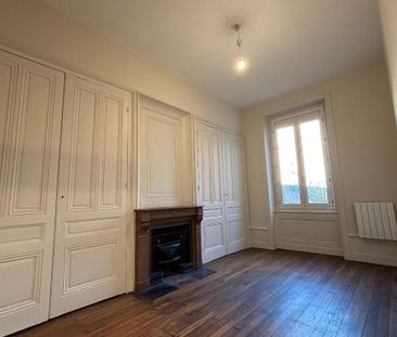 Location Appartement 3 pièces 71m² VILLEURBANNE 69100 - Photo 2