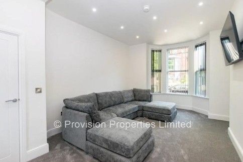 9 Bedroom Regent Park Terrace - Photo 1