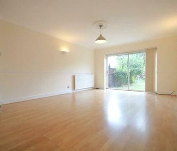 3 bedroom terraced house to rent - Photo 4