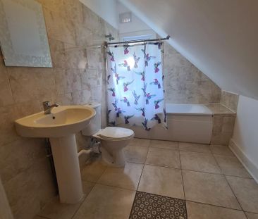 4 bedroom detached house to rent - Photo 2