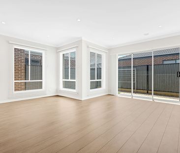 Don't Miss out on this Spacious Home! - Photo 1