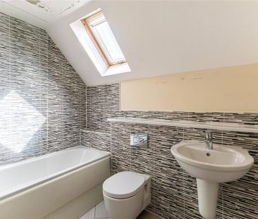 2 bedroom terraced house to rent - Photo 4