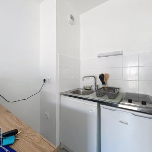 Location Appartement 1 pièce 21m² LYON 7ème - Photo 2