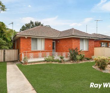 “READY TO MOVE IN Three Bedroom Family Home With Oversized Backyard... - Photo 5