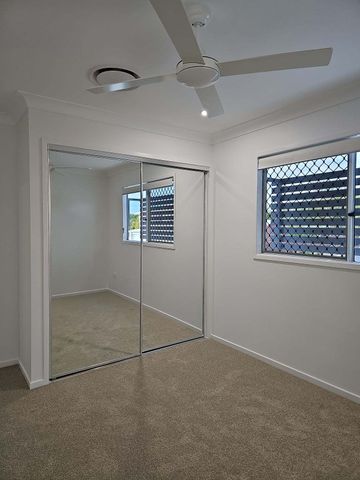 *BRAND NEW* 3 WEEKS FREE RENT PLUS ONE MONTH FREE INTERNET WITH RUSH BROADBAND*-4 BEDROOM TOWNHOUSE AVAILABLE NOW - Photo 2