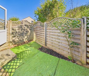 2 bedroom end of terrace house to rent - Photo 2