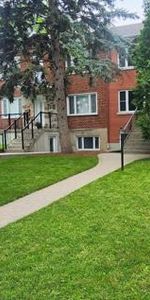 ROSEMONT – Dispo MAINTENANT – TOUT CECI MEUBLÉ- Neuf 3 1/2 – Semi sous-sol / Bachelor – Près des stations de Metro Pie IX et Joliette – Bail annuel - - Photo 3