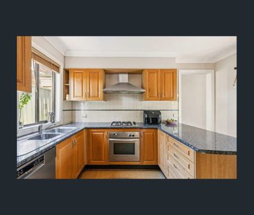 3 BEDROOM FAMILY HOME - Photo 6