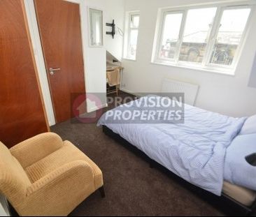 5 Bedroom Houses to Rent in Leeds - Photo 2