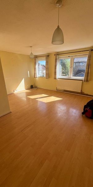 3 bedroom flat to rent - Photo 1