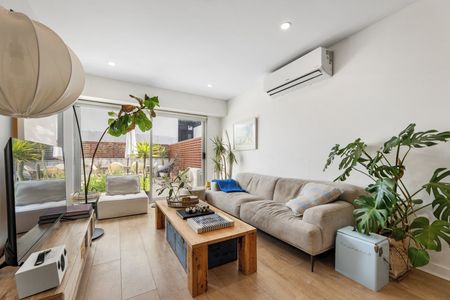 Huge Terrace Living in the Heart of St Kilda - Photo 2