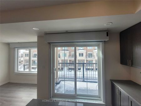 Condo Townhouse For Lease | E8068120 - Photo 4